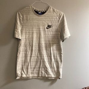 Nike grey and white short sleeve t shirt